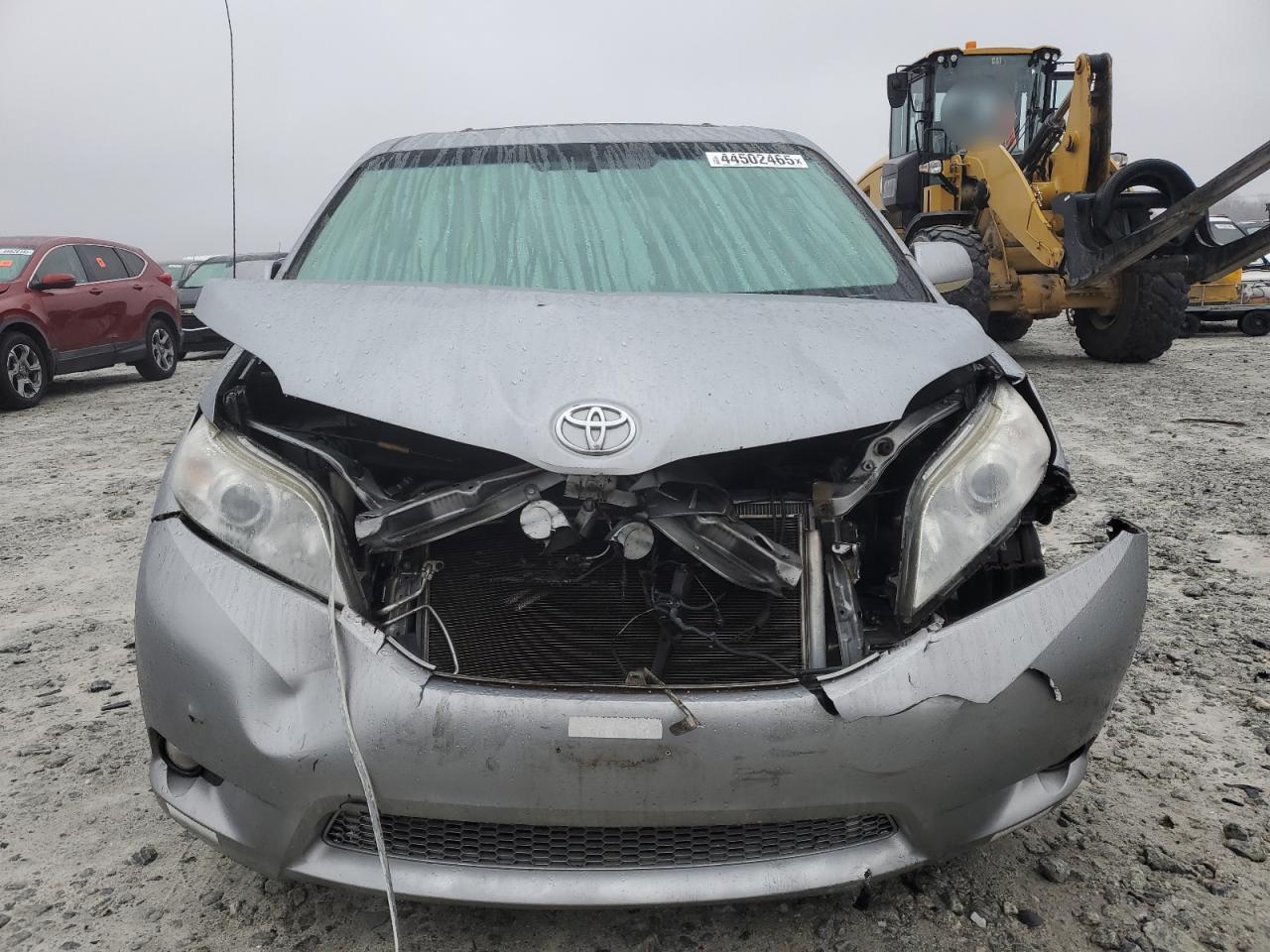 2013 TOYOTA SIENNA XLE - Фото 5
