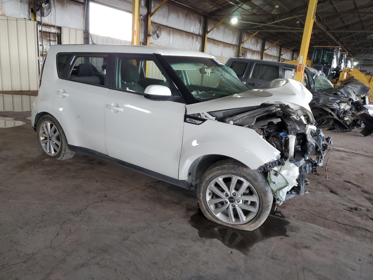 2019 KIA SOUL + - Image 4