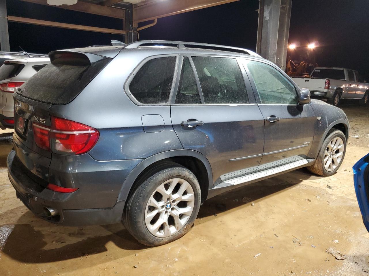 2013 BMW X5 XDRIVE3 - Image 3