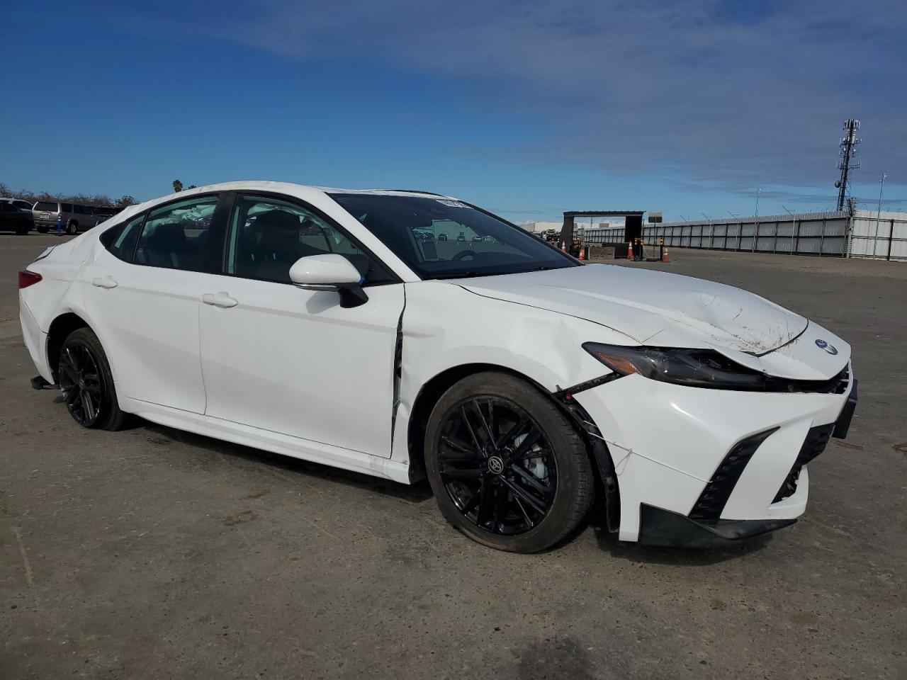 2025 TOYOTA CAMRY XSE - Фото 4