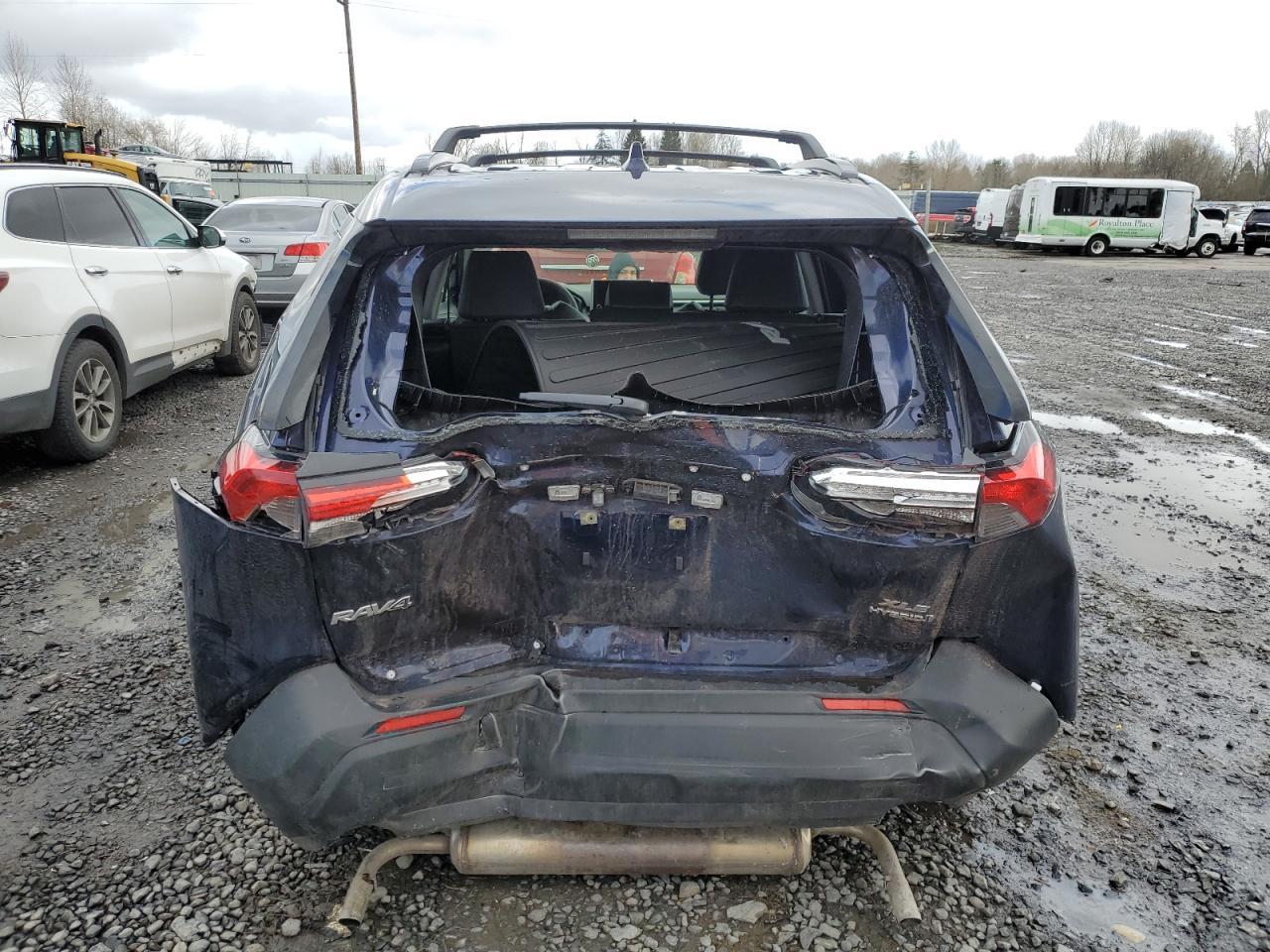 2024 TOYOTA RAV4 XLE P - Image 6