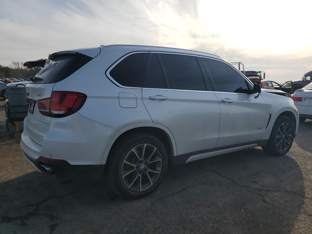 2017 BMW X5 XDRIVE3 - Фото 3