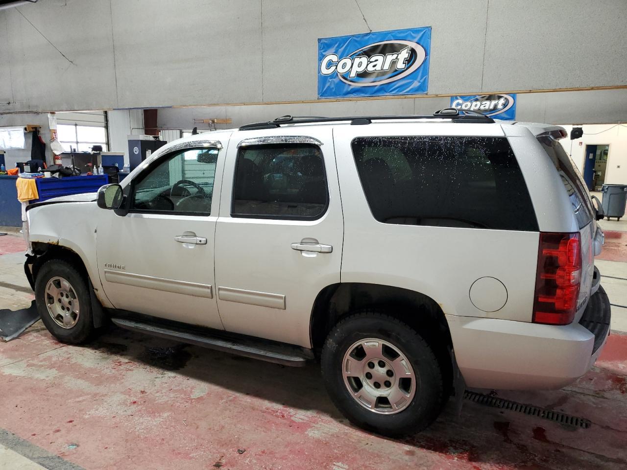 2011 CHEVROLET TAHOE K150 - Image 2