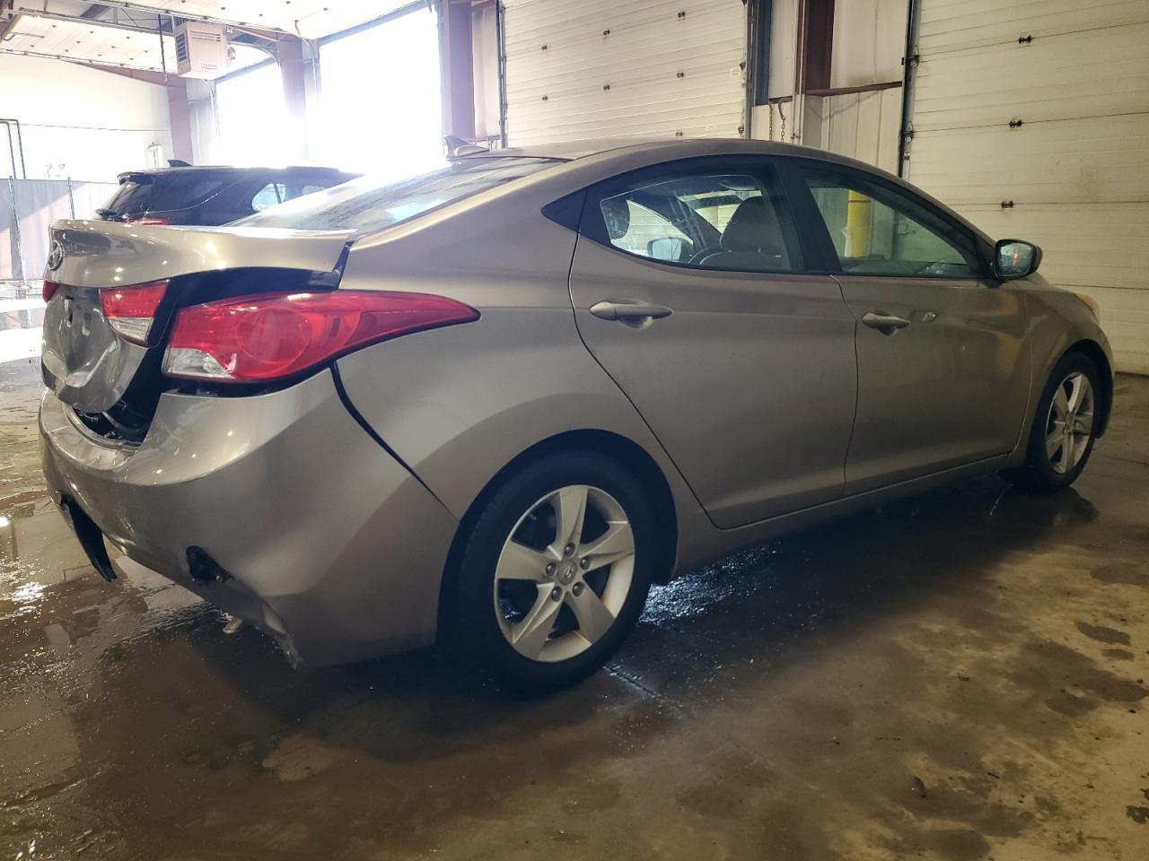 2013 HYUNDAI ELANTRA GL - Image 3