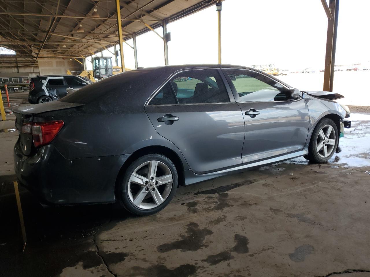 2013 TOYOTA CAMRY L - Фото 3