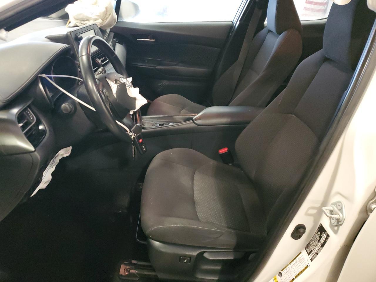 2018 TOYOTA C-HR XLE - Фото 7