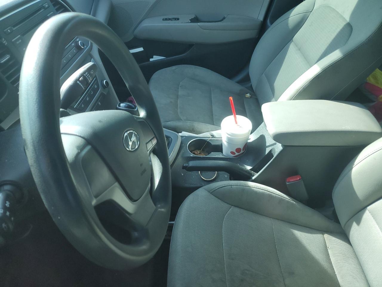 2017 HYUNDAI ELANTRA SE - Фото 7