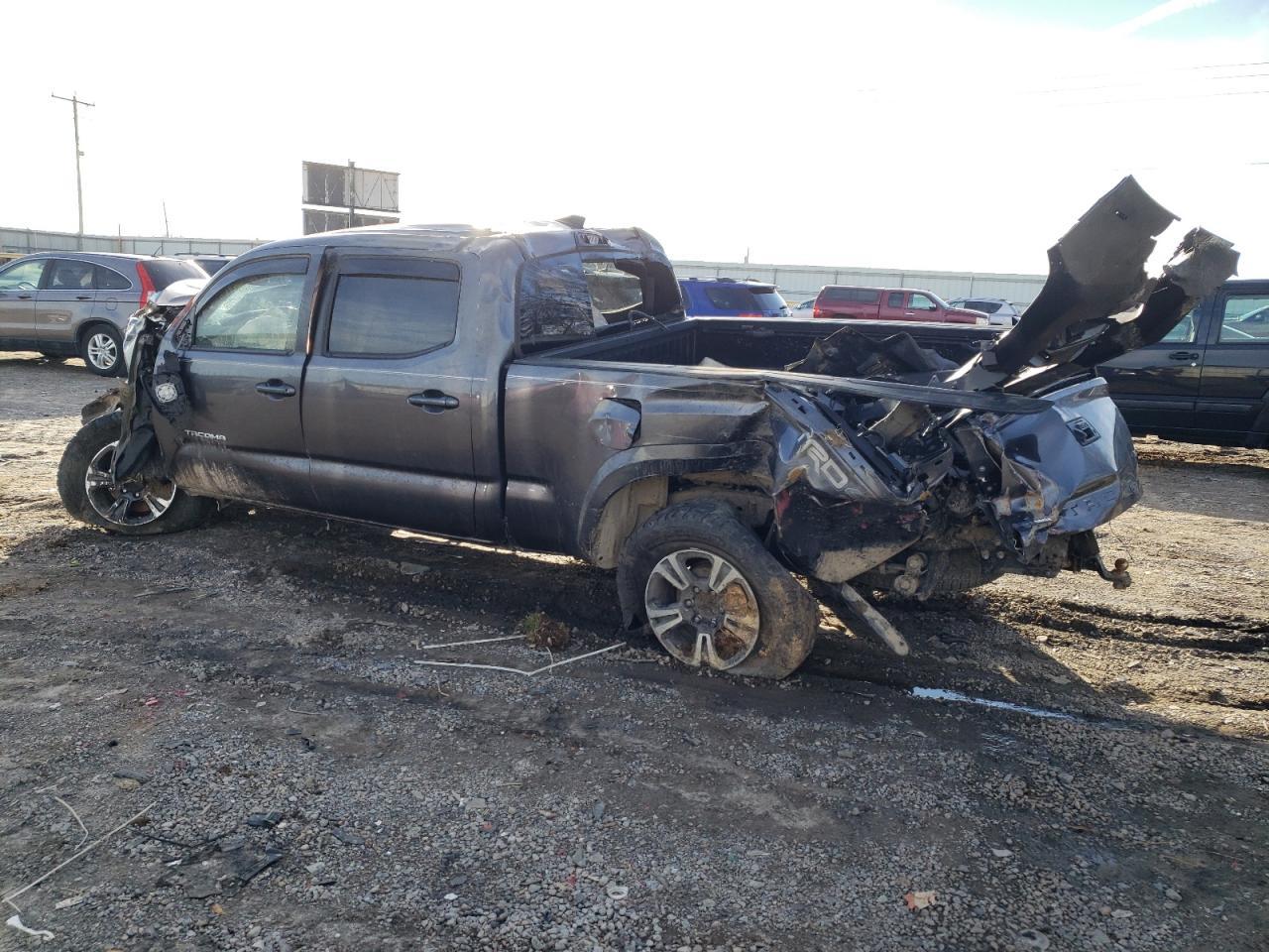 2017 TOYOTA TACOMA DOU - Фото 2