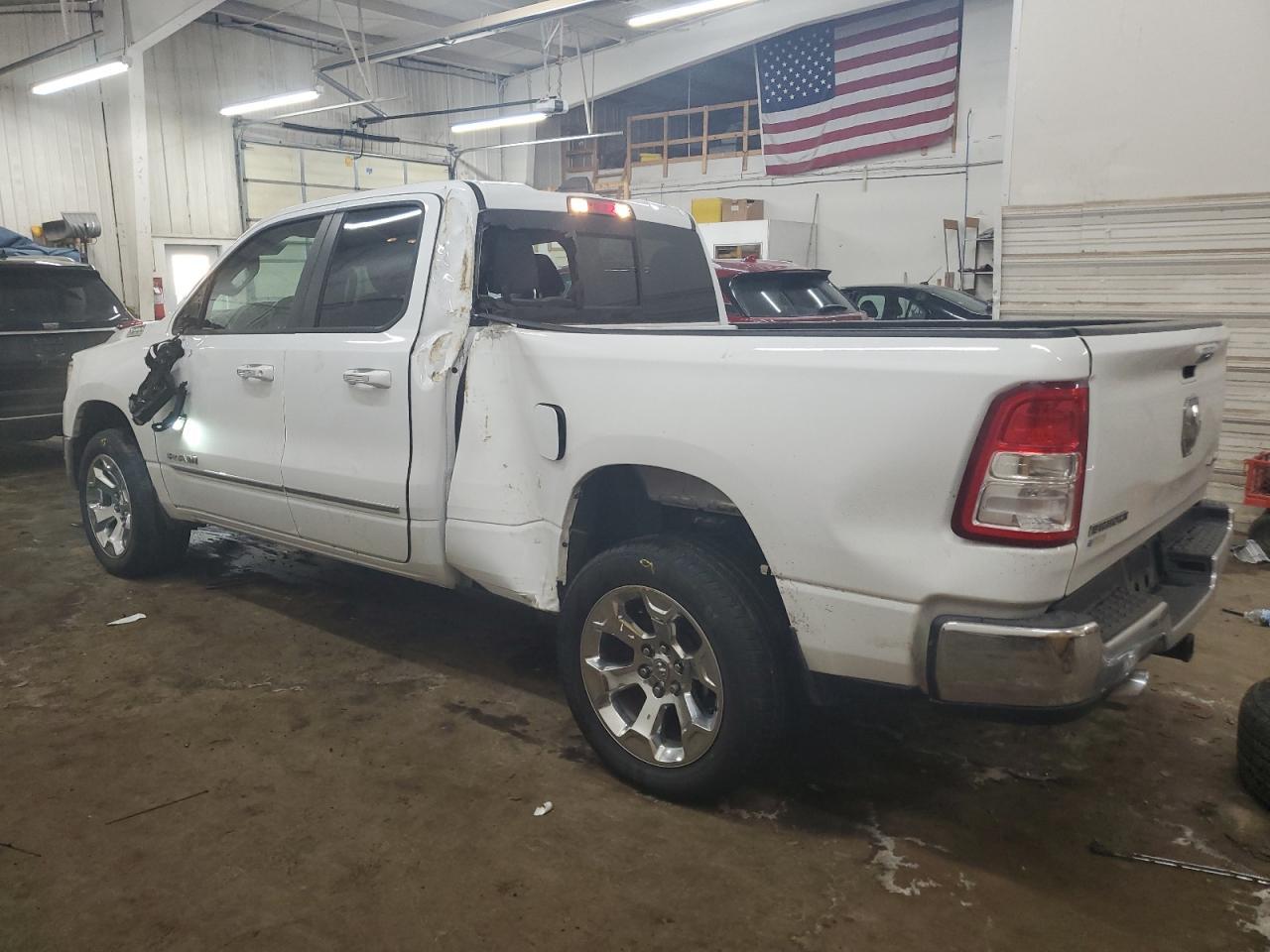 2019 RAM 1500 BIG H - Фото 2