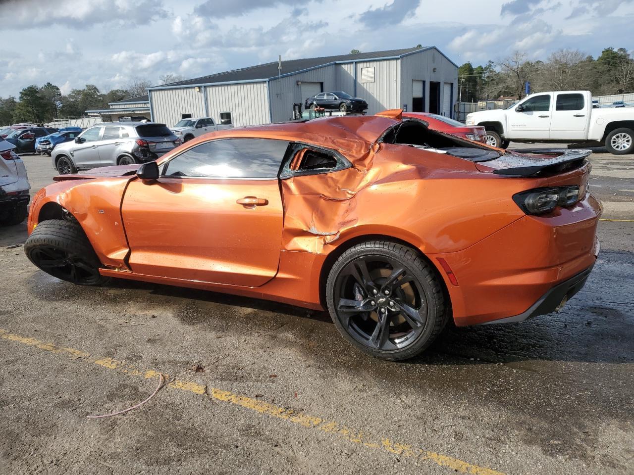 2022 CHEVROLET CAMARO LT1 - Image 2