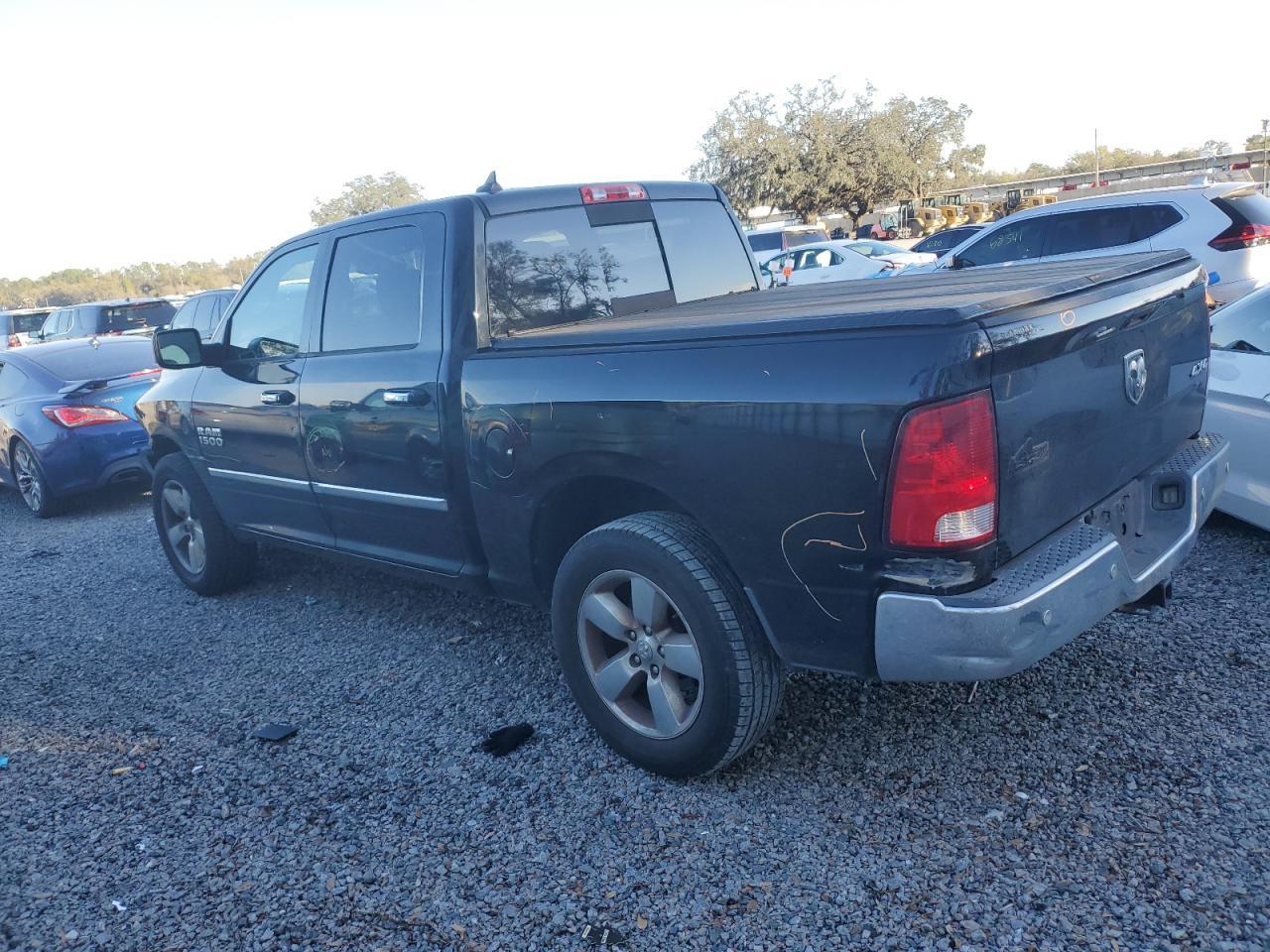 2014 RAM 1500 SLT - Фото 2