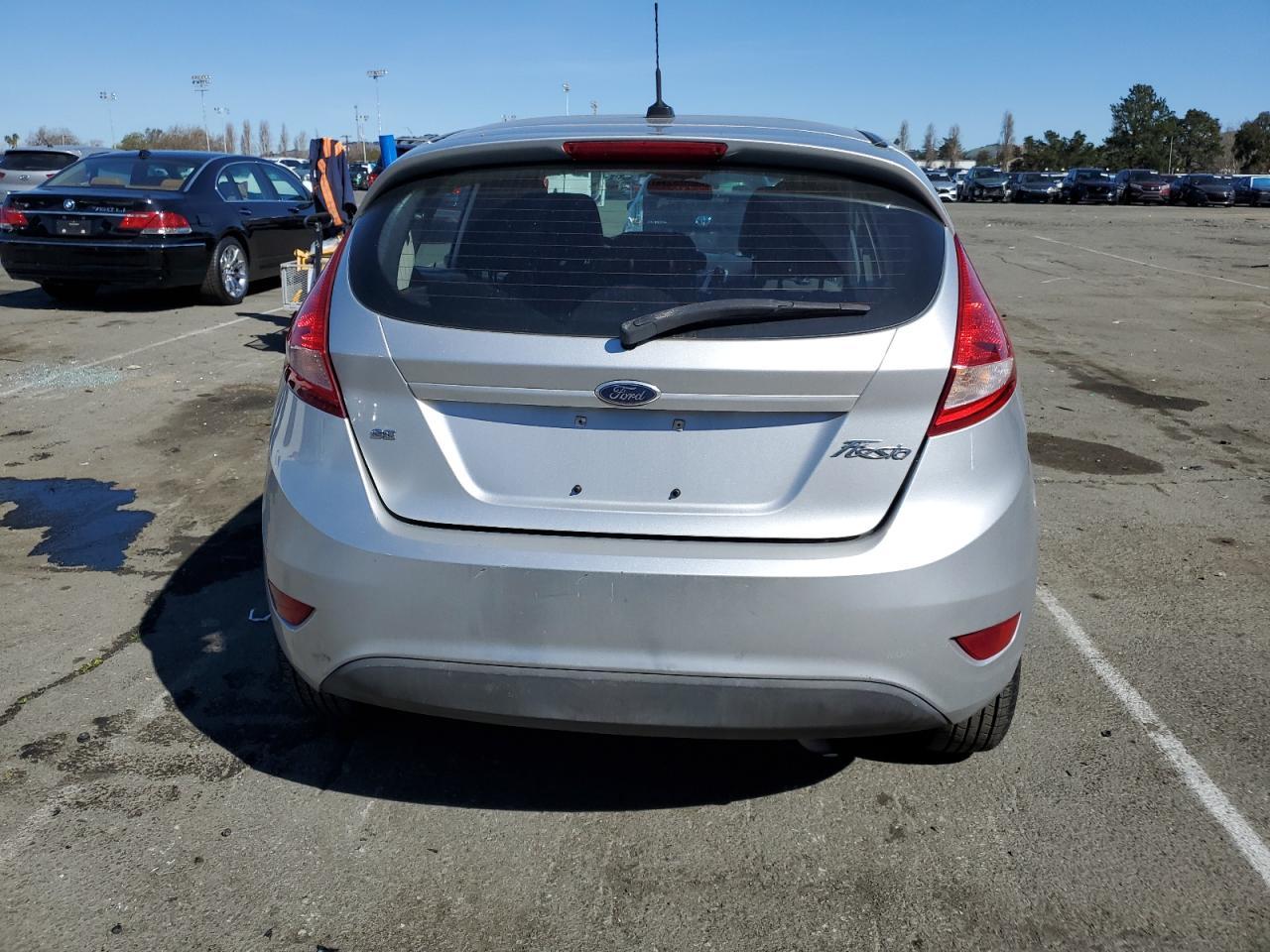 2013 FORD FIESTA SE - Image 6