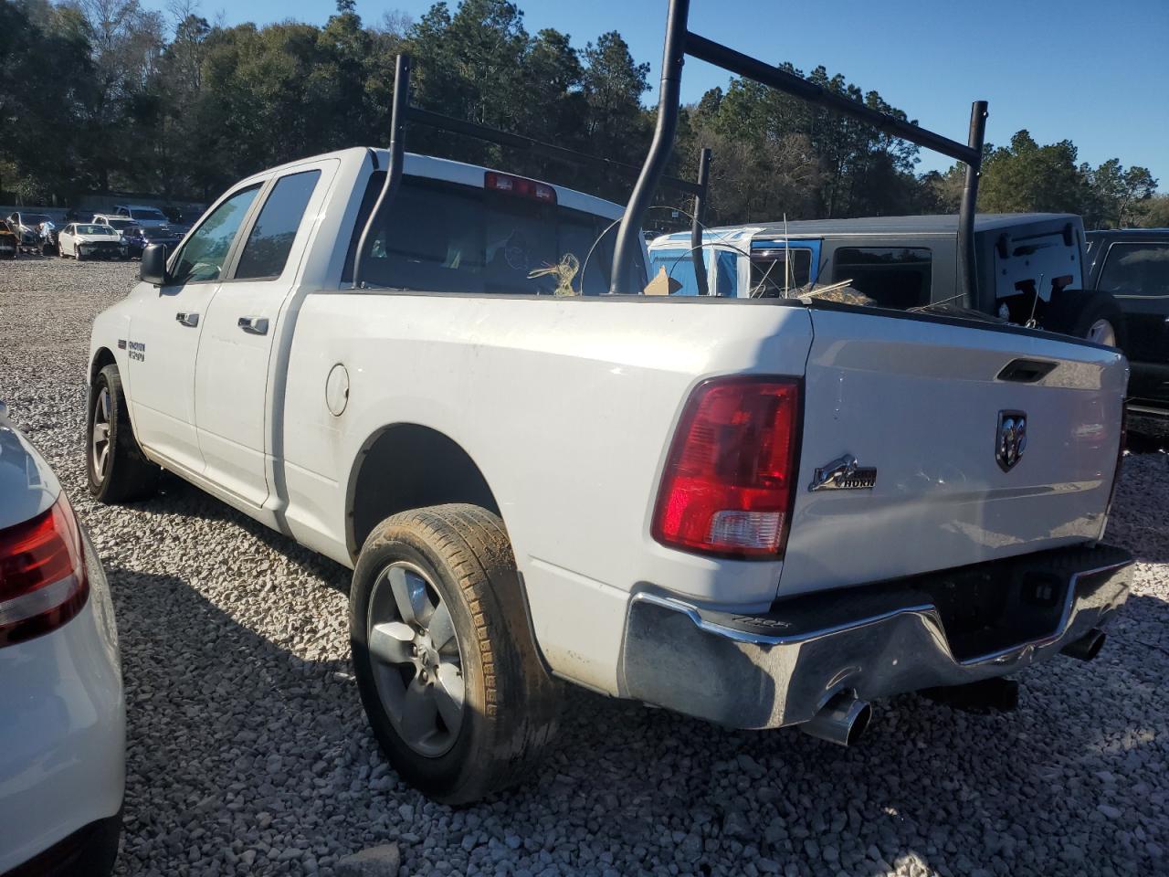 2015 RAM 1500 SLT - Image 2