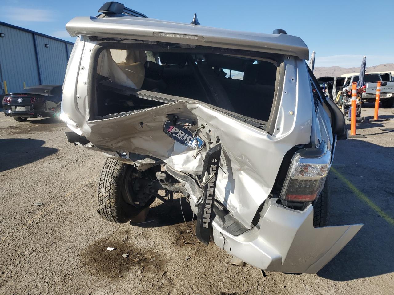 2022 TOYOTA 4RUNNER SR - Image 6