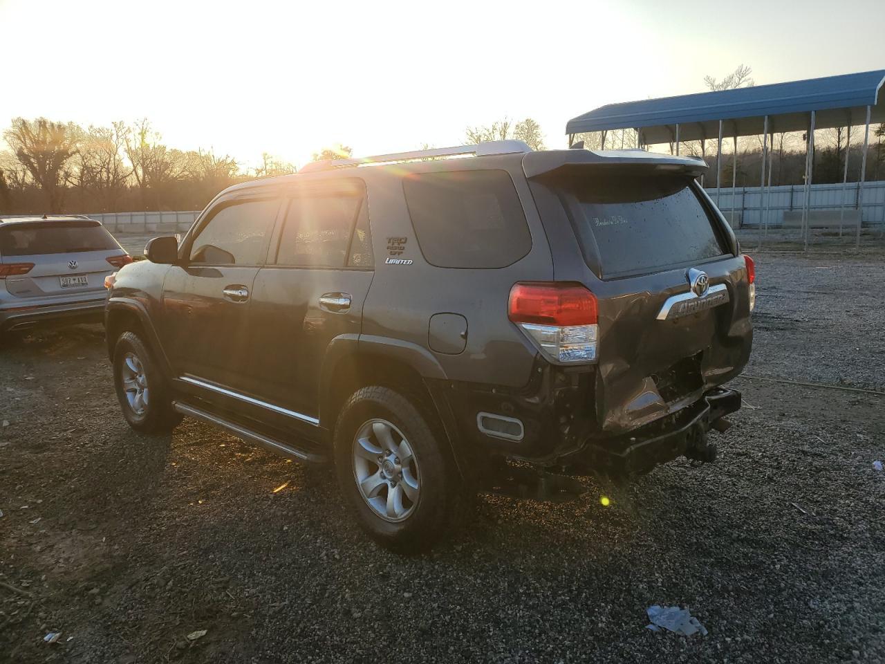 2011 TOYOTA 4RUNNER SR - Image 2