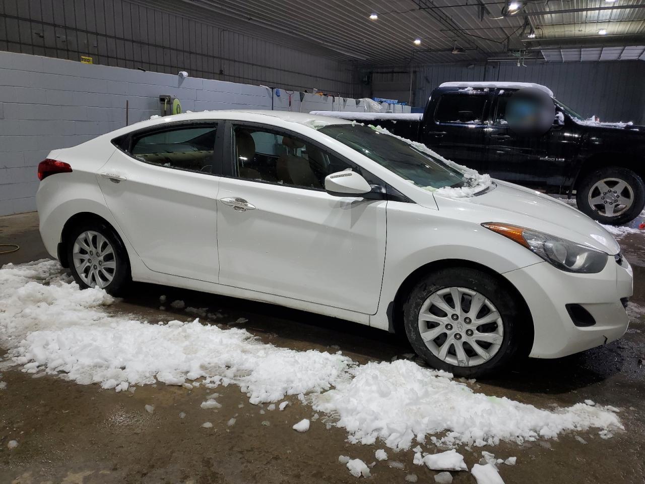 2013 HYUNDAI ELANTRA GL - Image 4