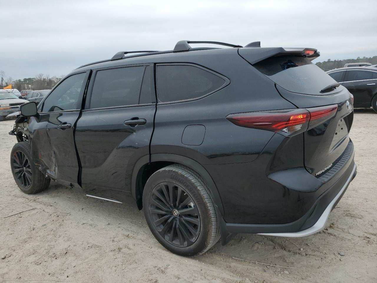 2024 TOYOTA HIGHLANDER - Image 2