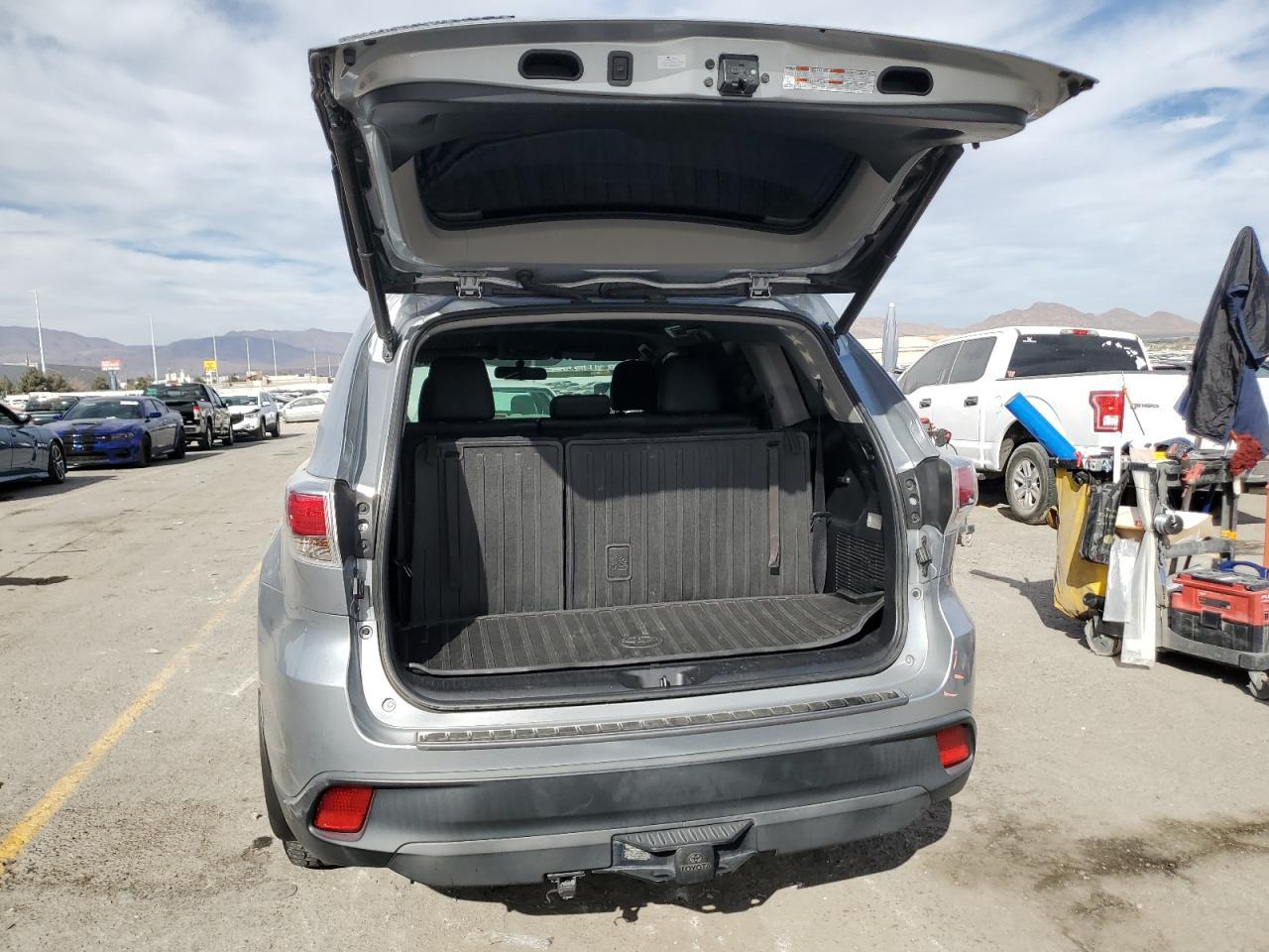 2015 TOYOTA HIGHLANDER - Фото 6