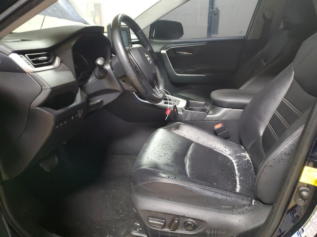 2020 TOYOTA RAV4 XLE P - Image 7