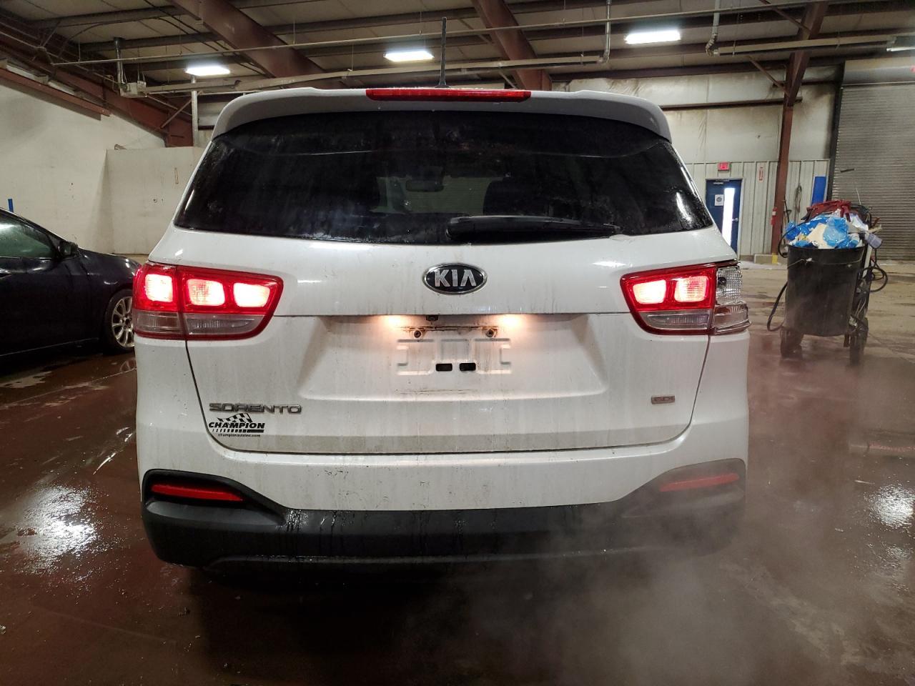 2016 KIA SORENTO LX - Image 6