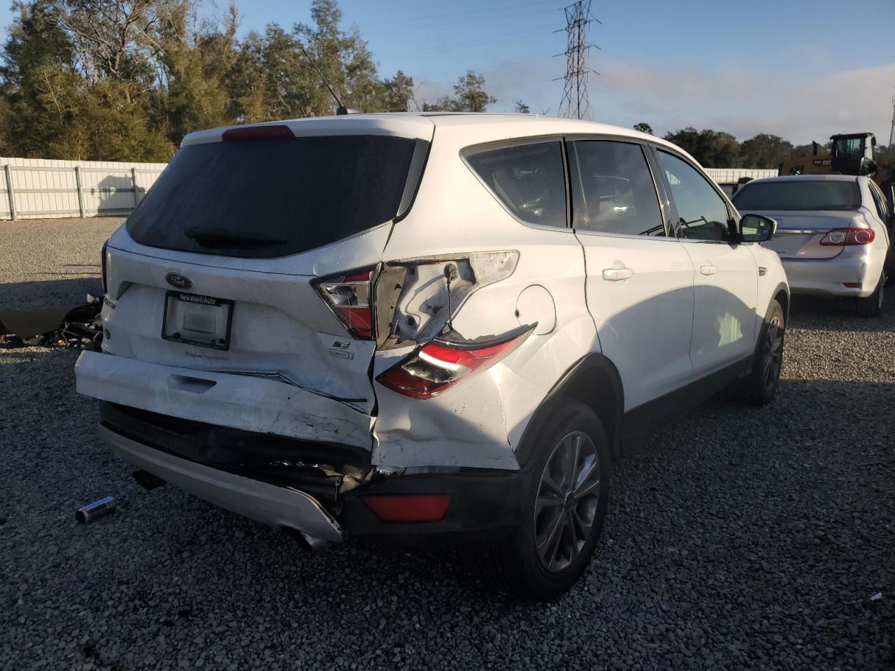 2017 FORD ESCAPE SE - Image 3