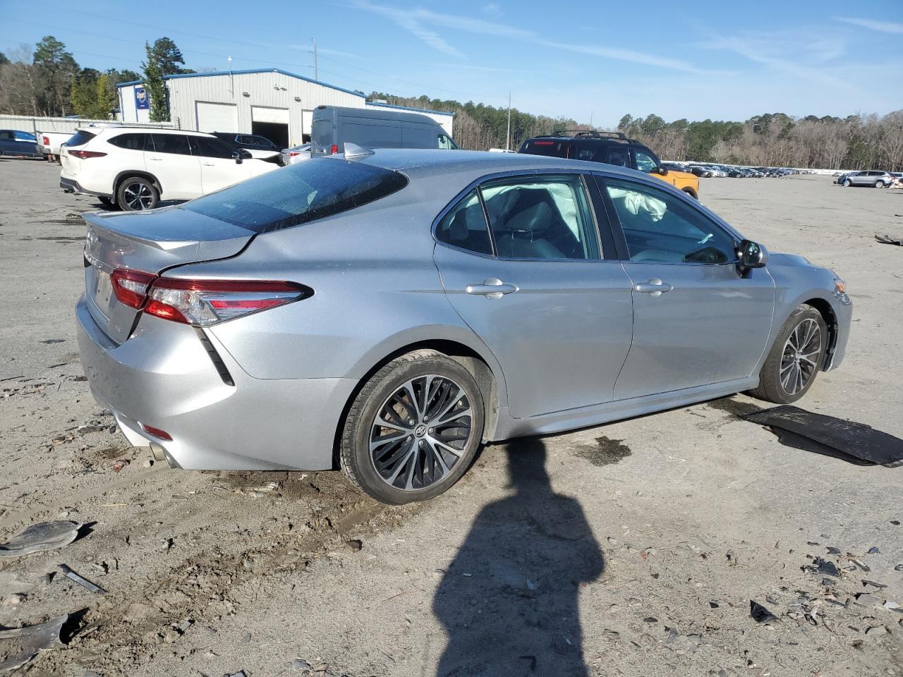 2019 TOYOTA CAMRY L - Image 3