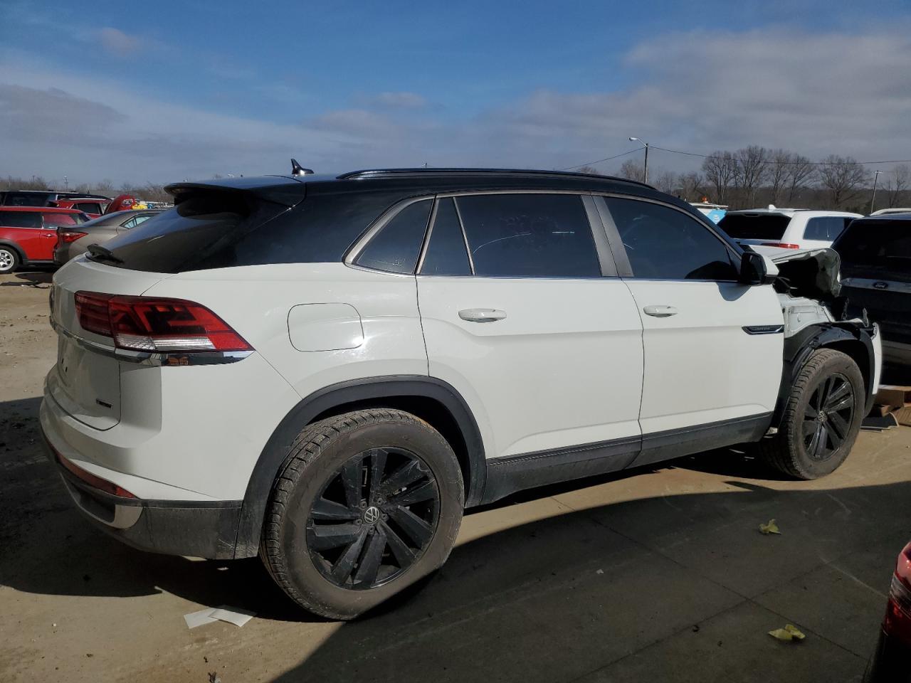 2022 VOLKSWAGEN ATLAS CROS - Image 3
