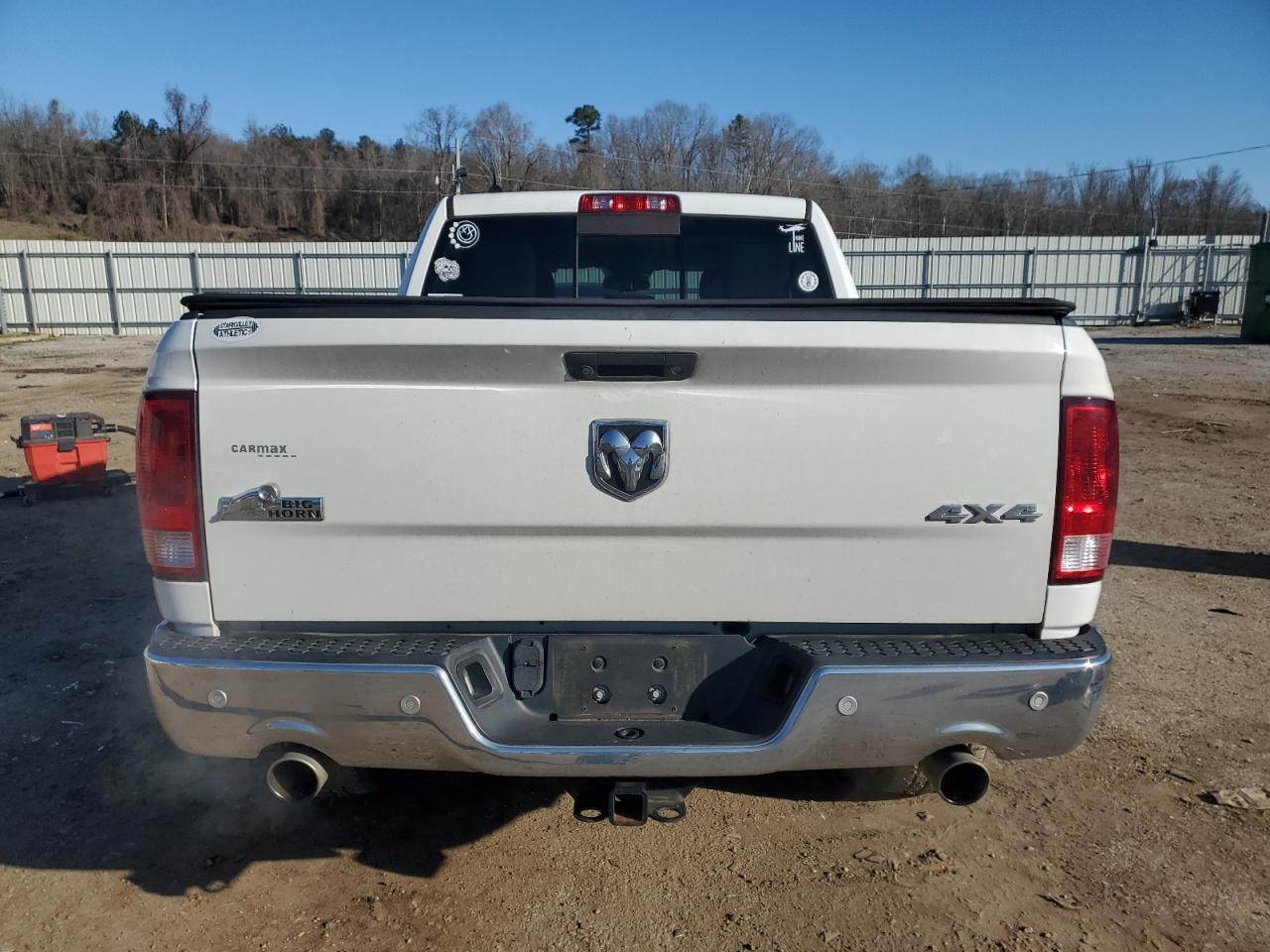2017 RAM 1500 SLT - Image 6