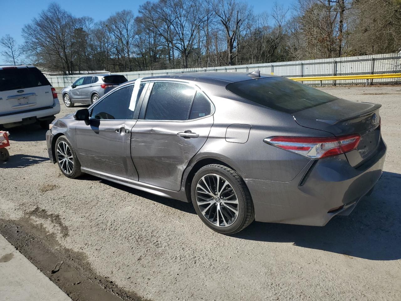 2020 TOYOTA CAMRY SE - Фото 2