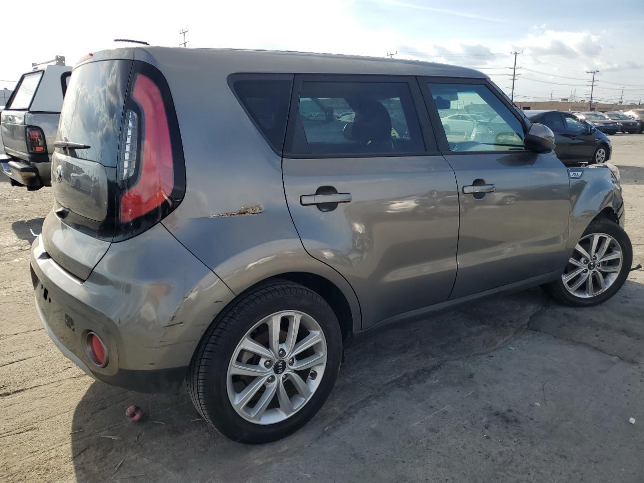 2019 KIA SOUL + - Image 3