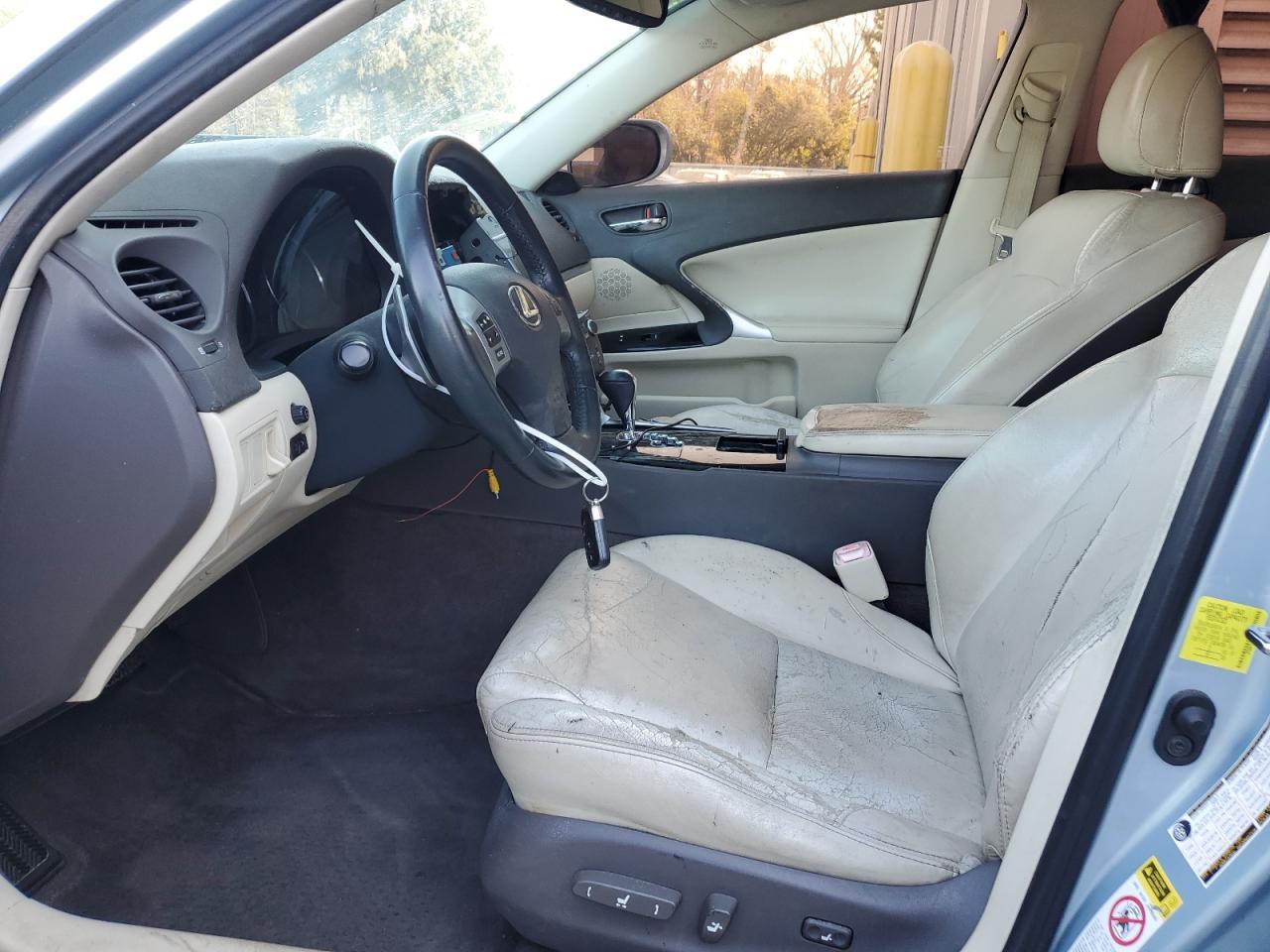 2011 LEXUS IS 250 - Фото 7