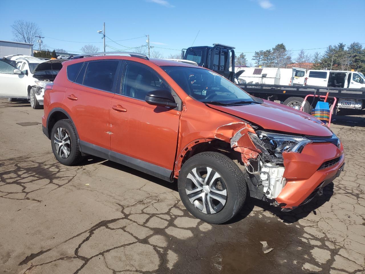 2016 TOYOTA RAV4 LE - Фото 4