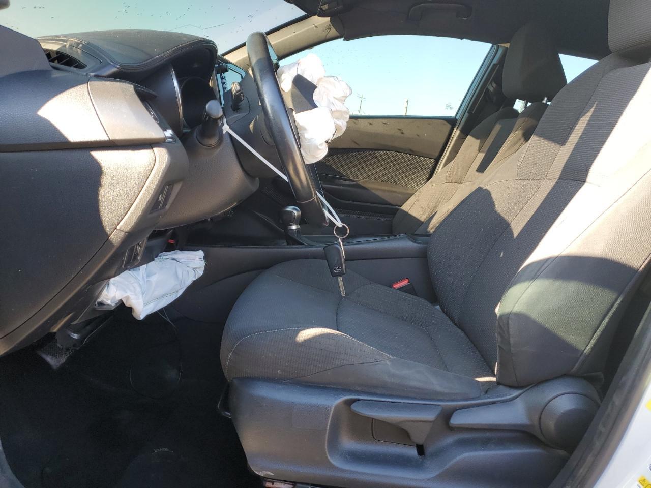 2018 TOYOTA C-HR XLE - Image 7