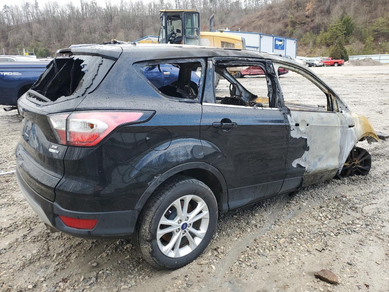 2017 FORD ESCAPE SE - Фото 3