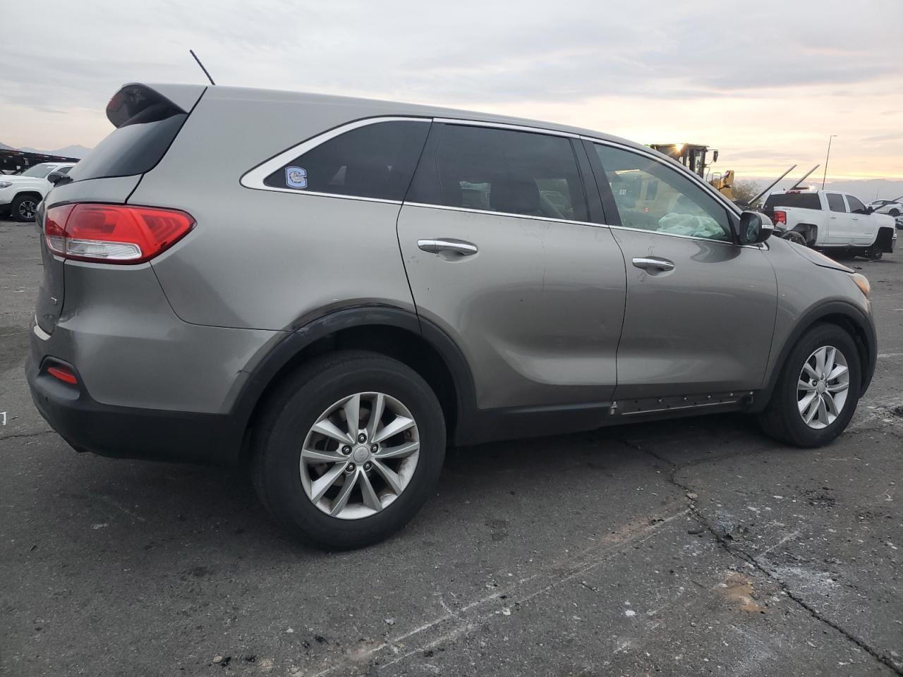 2017 KIA SORENTO LX - Фото 3