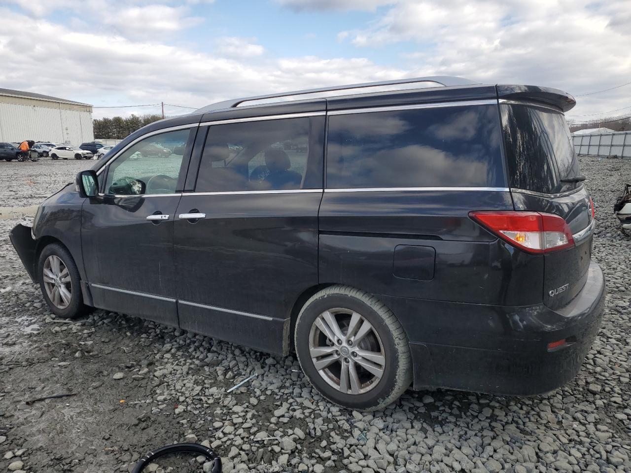 2011 NISSAN QUEST S - Image 2