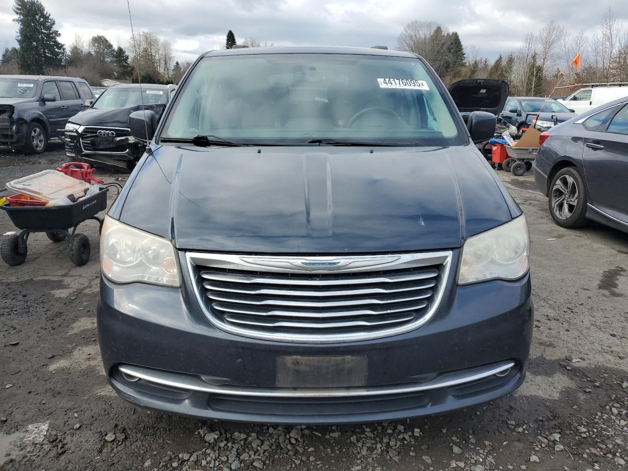 2014 CHRYSLER TOWN & COU - Image 5
