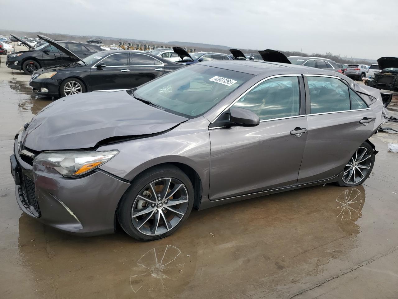 2016 TOYOTA CAMRY LE