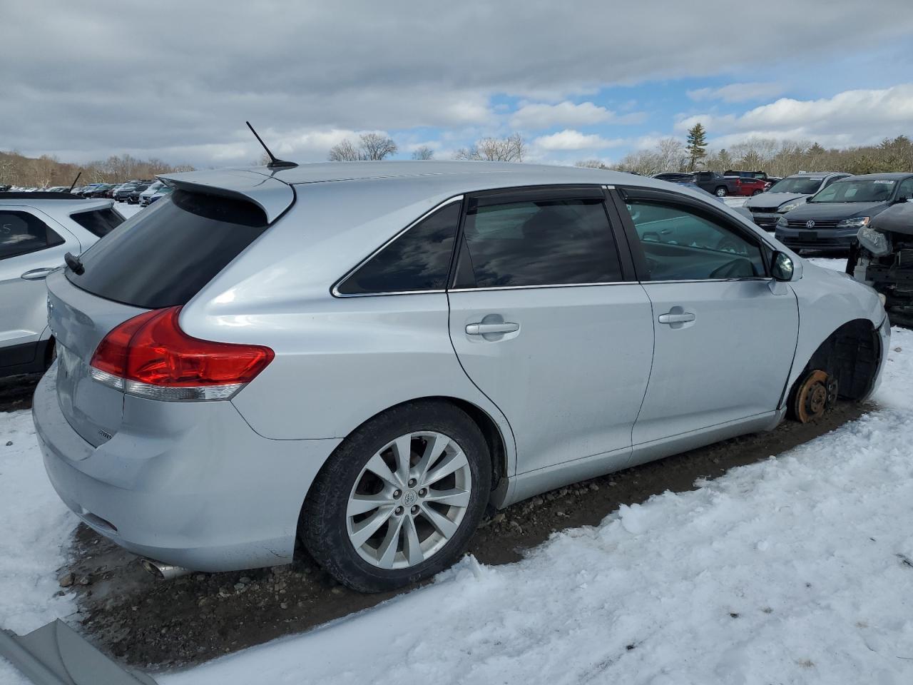 2011 TOYOTA VENZA - Фото 3
