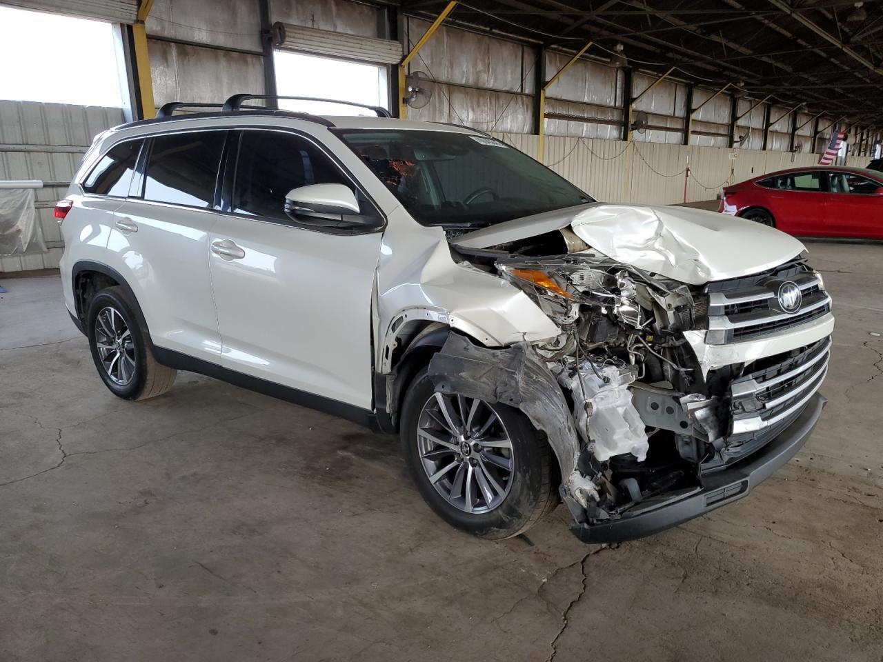 2019 TOYOTA HIGHLANDER - Image 4