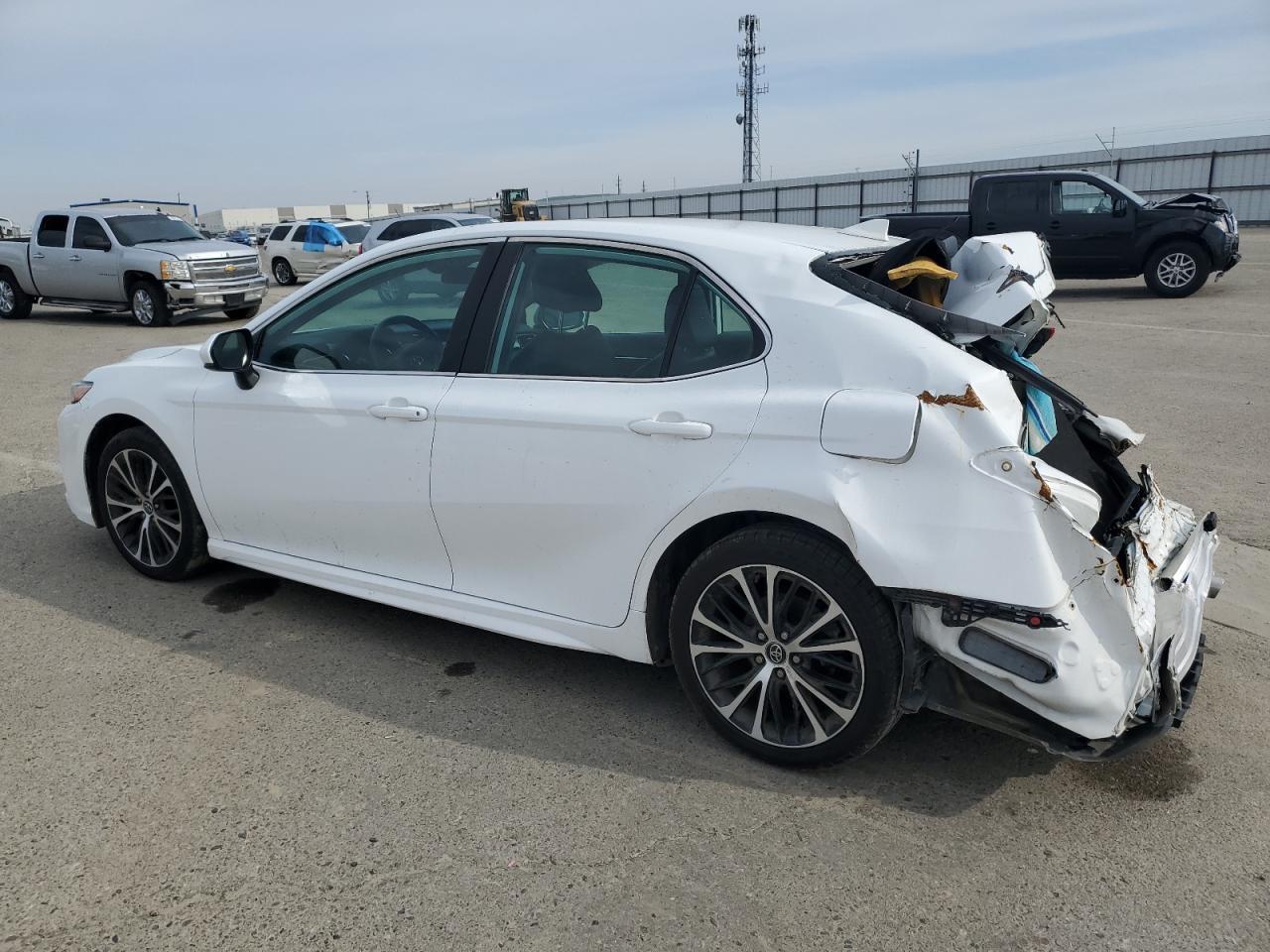 2020 TOYOTA CAMRY SE - Image 2