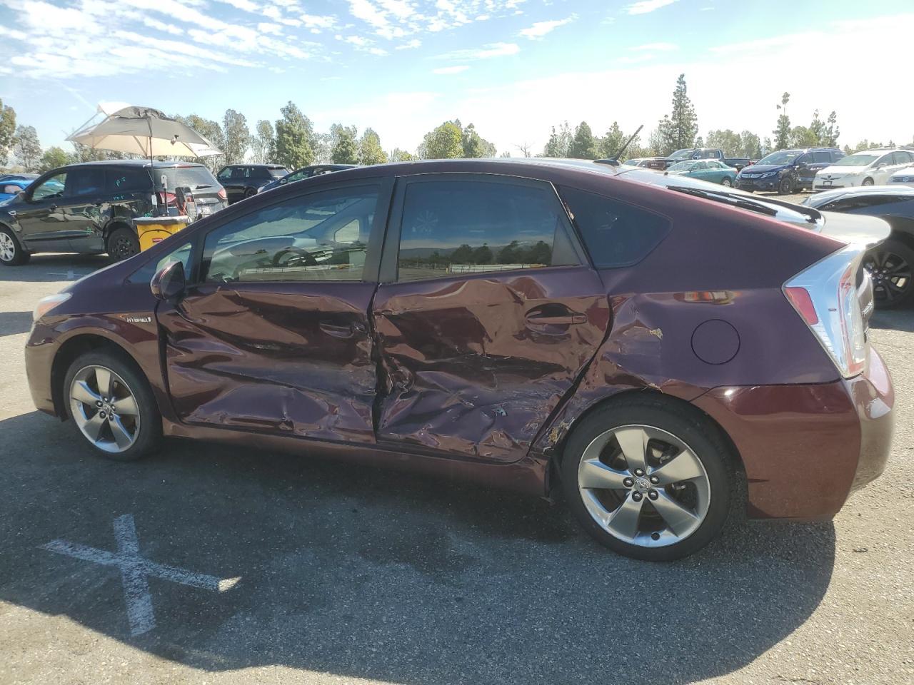 2013 TOYOTA PRIUS - Фото 2