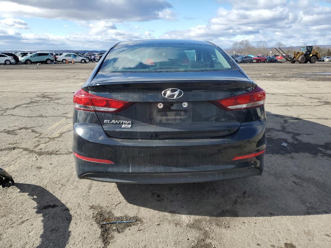 2018 HYUNDAI ELANTRA SE - Фото 6