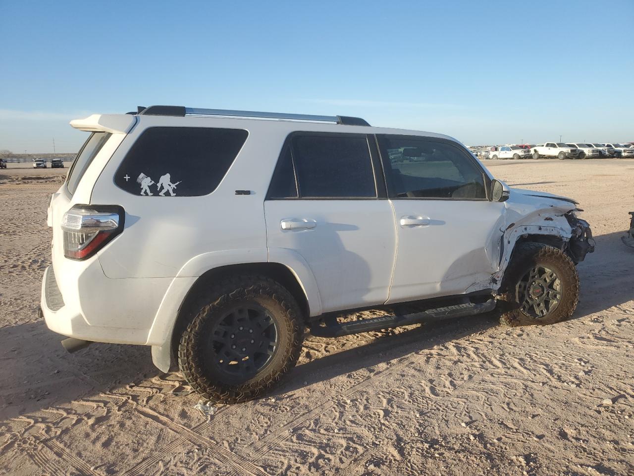 2020 TOYOTA 4RUNNER SR - Фото 3