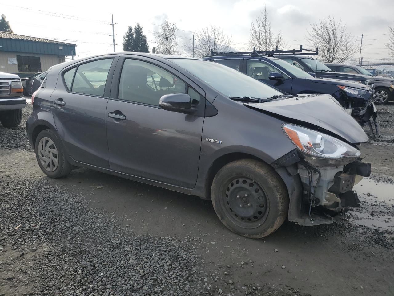 2015 TOYOTA PRIUS C - Image 4