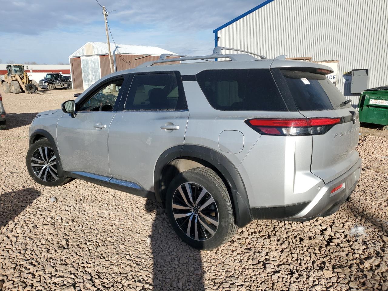 2023 NISSAN PATHFINDER - Image 2