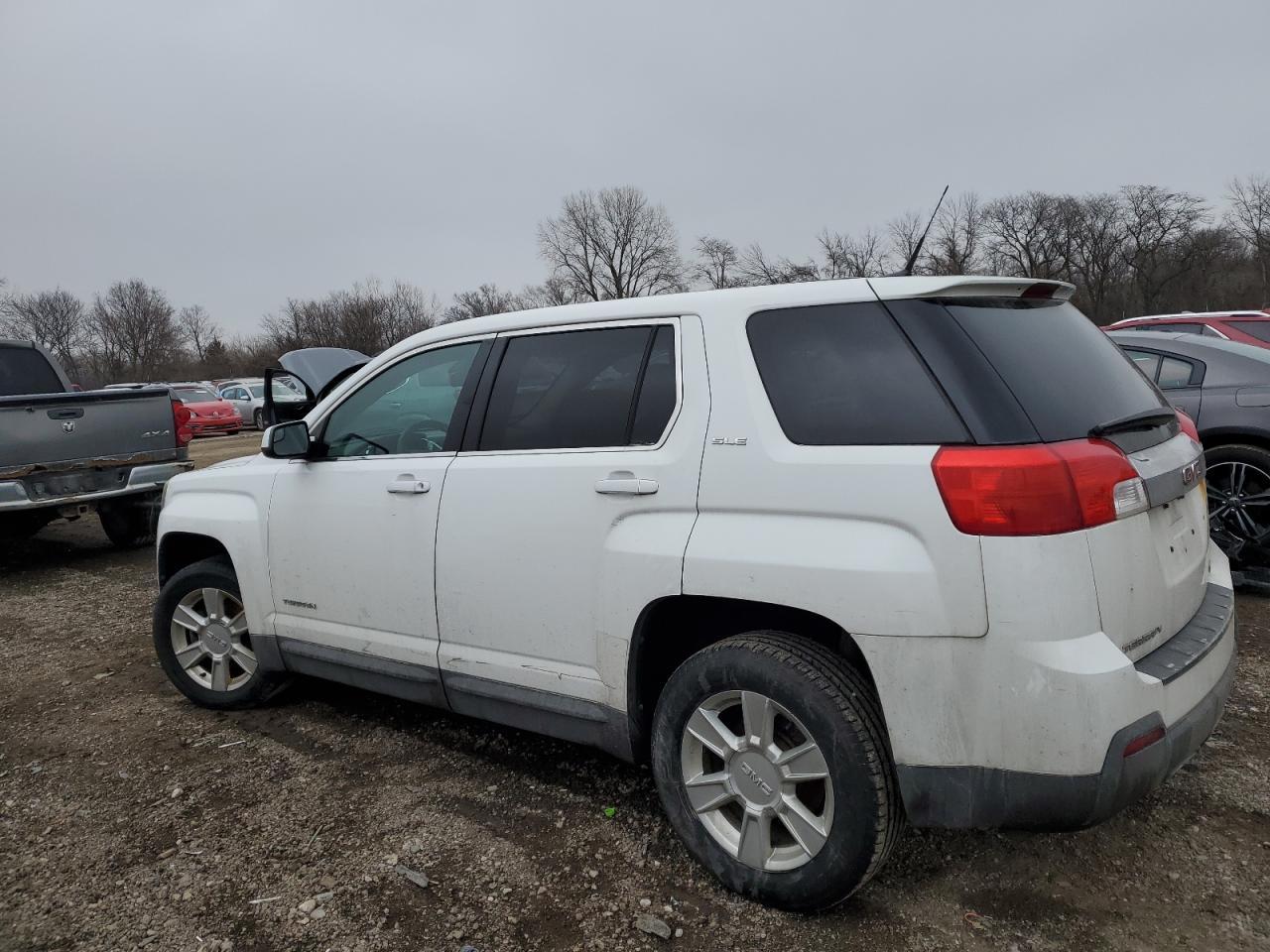 2012 GMC TERRAIN SL - Image 2