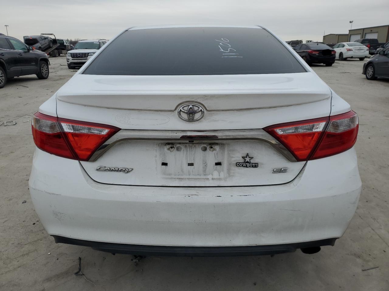 2015 TOYOTA CAMRY LE - Image 6