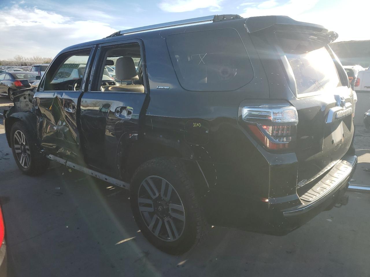 2018 TOYOTA 4RUNNER SR - Фото 2