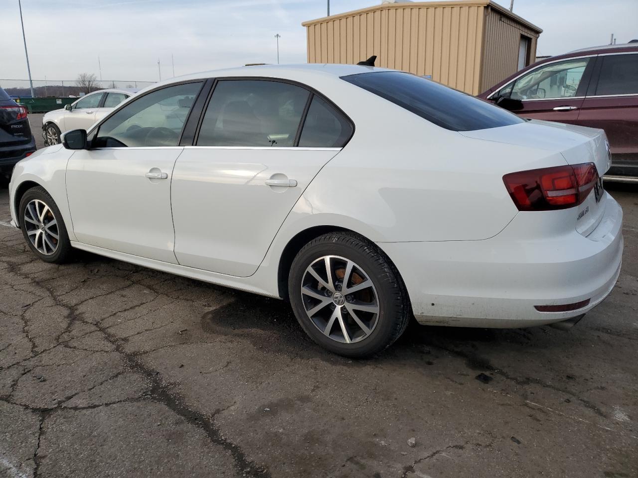 2017 VOLKSWAGEN JETTA SE - Image 2